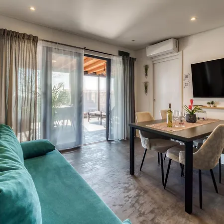 אתר קמפינג Sea View Sannor By Vellaris, Luxury Mobile *