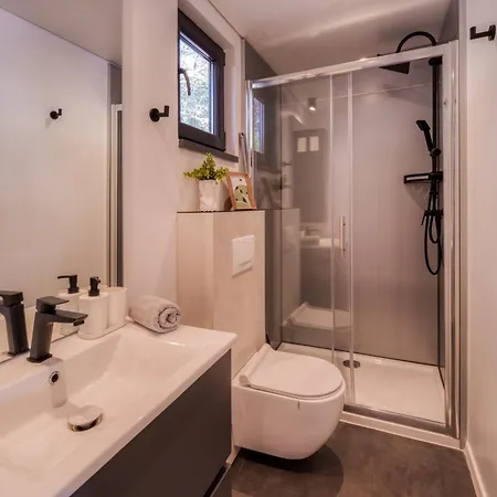 Sea View Sannor By Vellaris, Luxury Mobile אתר קמפינג מאלי לוסיניי