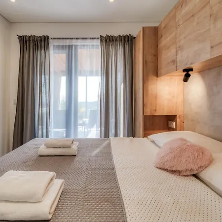 Sea View Sannor By Vellaris, Luxury Mobile אתר קמפינג