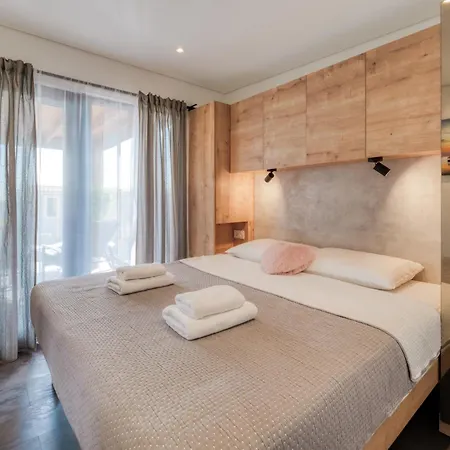אתר קמפינג Sea View Sannor By Vellaris, Luxury Mobile *