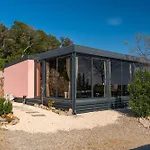 Кемпинг Sea View Sannor By Vellaris, Luxury Mobile Мали-Лошинь
