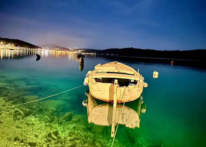 Sea View Sannor By Vellaris, Luxury Mobile Kamp alanı Mali Lošinj